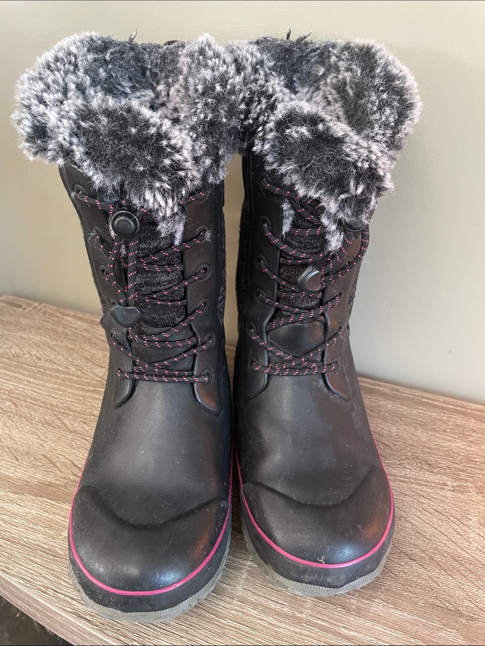 Bog's Big Girl Black Winter snow Boots with Faux Fur Trim